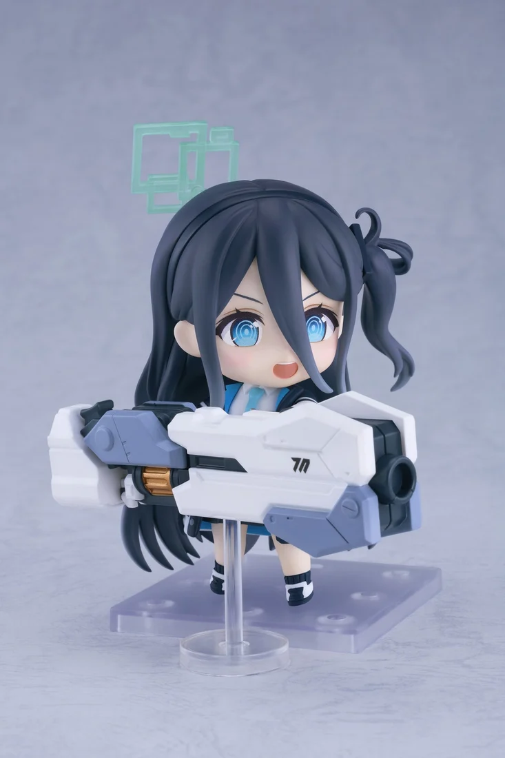 レールガン「光の剣:スーパーノヴァ」を構えたサンプル。台座・支柱を使うポーズ例で、全高100mmに展示幅や奥行きは含めていません。