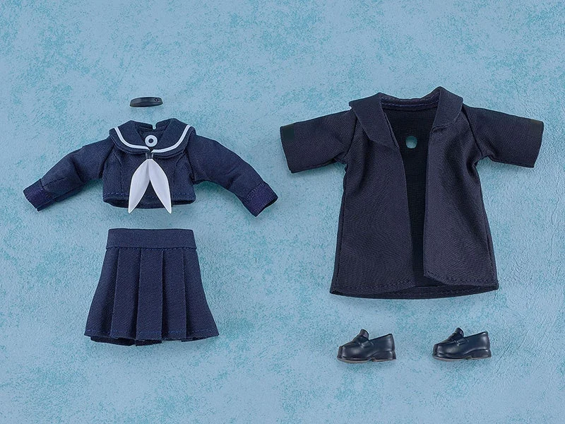 プラナの制服上下・コート・チョーカー・靴の見本。服を掛ける展示用トルソーは商品に付属しません。